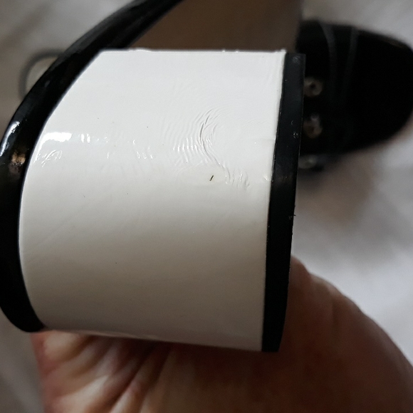 Franco Sarto black and white patent leather mules. Size 8 - Picture 8 of 10